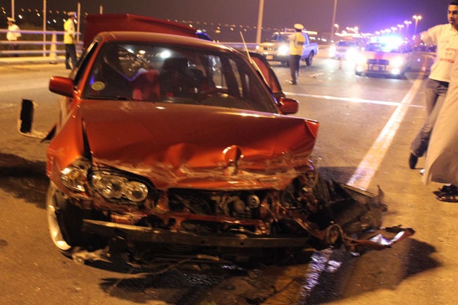 إصابة ثلاثة في حادث مرور بكوبري مدينة حمد  