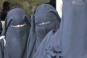 معركة النقاب تحتدم في مصر