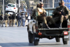 مقتل40 بينهم جنرالان إثر هجوم على مسجد في باكستان