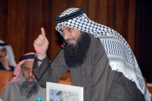 مراد يستنكر الصمت الرسمي عن «فساد السياحة»