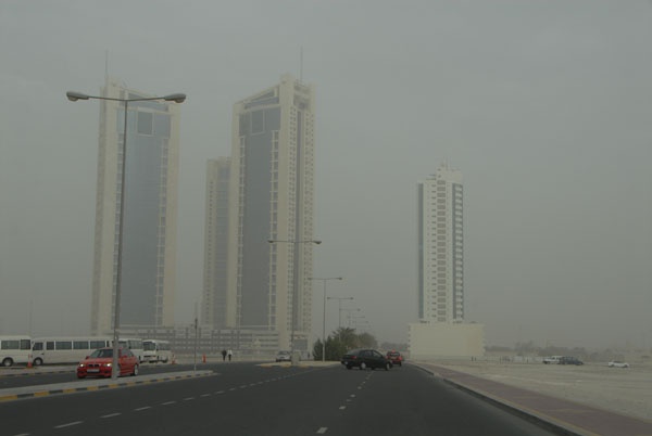 الغبار الذي اجتاح البحرين أمس