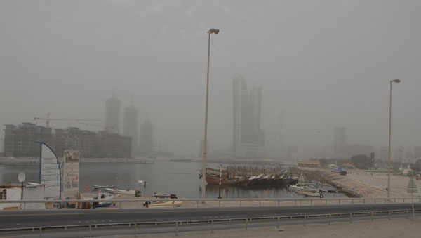 الغبار الذي اجتاح البحرين أمس