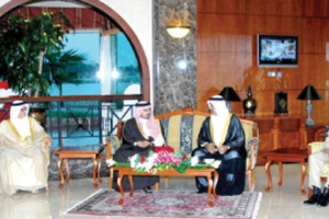 ولي العهد يقيم مأدبة إفطار لكبار ضباط قوة الدفاع