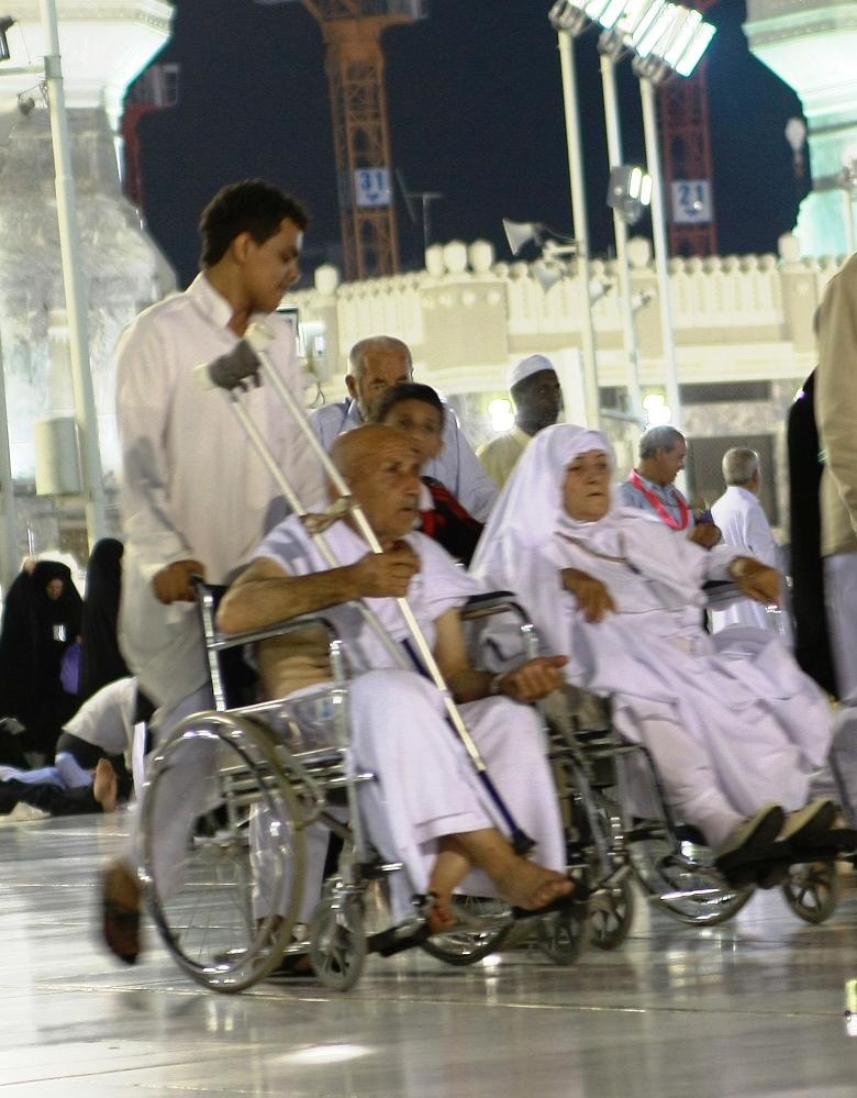 صور لطواف كبار في السن في بيت الله الحرام امس 