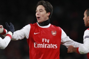 آرسنال يرغب في تمديد فترة التعاقد مع نصري