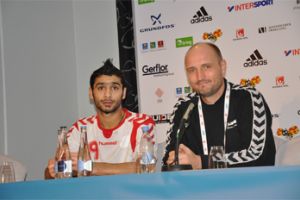 الصياد أفضل لاعب في مباراة البحرين وأستراليا