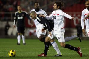 ريال مدريد يسقط إشبيلية بهدف بنزيمة