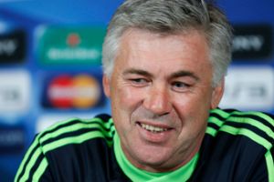 انشيلوتي يرفض التعليق على عرض فريقه تشيلسي ضم توريس 