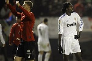 بطولة اسبانيا: اوساسونا يسدي خدمة الى برشلونة بالحاقه الخسارة الثانية بريال مدريد