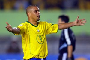 'الظاهرة' رونالدو سيعلن اليوم اعتزاله اللعب