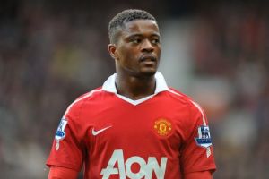 إيفرا يمدد عقده مع مانشستر يونايتد حتى 2014