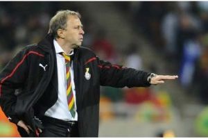 أخبار مؤكدة عن اتفاق نهائي مع الصربي راييفاتش لتدريب العنابي 