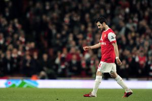 آرسنال يهزم ستوك لكنه يفقد فابريغاس ووالكوت للإصابة