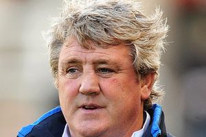 بروس ينضم إلى لائحة المطالبين بعطلة شتوية في إنجلترا