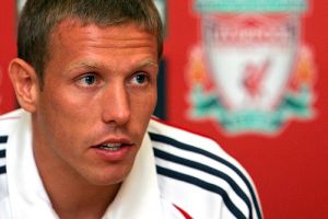 بيلامي: الضغط الجماهيري يحطم أعصاب لاعبي إنجلترا