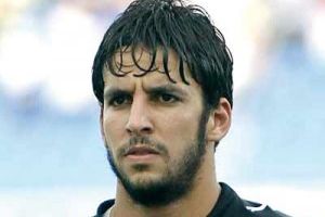 زماموش حارس المنتخب الجزائري يتعرض لحادث سير 