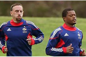 ريبيري وإيفرا ينتظران الحكم النهائي من استاد فرنسا الدولي 