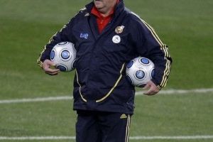 ديل بوسكي لا يعتزم مجاملة الكبار