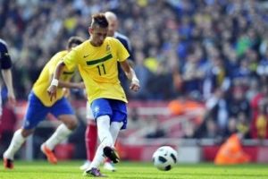 قشرة موز تحيي الجدل حول العنصرية ضد البرازيليين