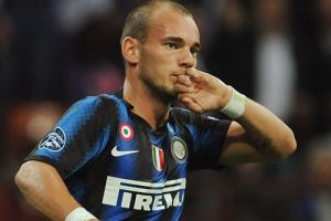 سنايدر 'سعيد' مع إنتر ميلان على رغم إطراءات فيرغوسون