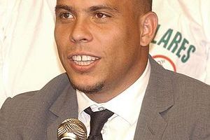 البرازيلي رونالدو يتوقع فوز ريال مدريد على برشلونة في دوري الأبطال