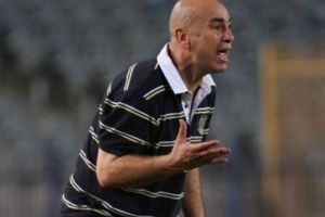 حسام حسن يشتبك مع محمد أبو العلا داخل غرفة خلع الملابس 