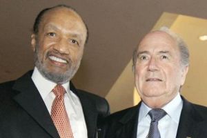 بن همام يؤكد قدرته على مبارزة بلاتر على منصب رئيس الفيفا