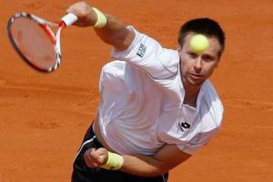 سودرلينج يحقق فوزه الأول على الملاعب الرملية ببطولة إشتوريل للتنس