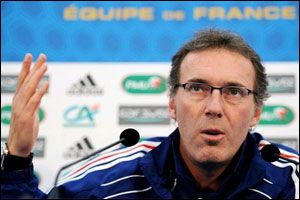 وزارة الرياضة الفرنسية تبريء المدرب بلان في قضية الحصص العنصرية 