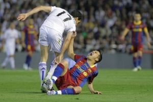 كاسياس وفيا يسعيان للسلام بين ريال مدريد وبرشلونة