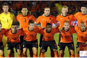 فان مارفيك يعلن تشكيلة هولندا لمباراتين وديتين