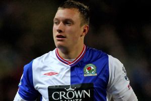 بلاكبيرن يزعم أن مانشستر تفاوض مع جونز بشكل غير قانوني