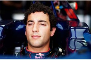 فريق هيسبانيا يضم السائق الأسترالي ريكياردو