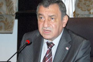 عصام شرف