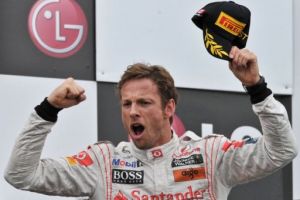 باتون سائق مكلارين يأمل في سقوط المطر اثناء سباق المجر 