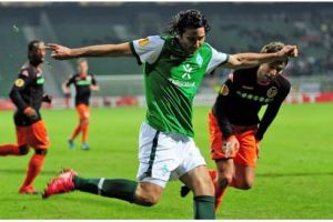 بيتزارو يغيب عن إفتتاح البوندسليغا