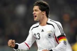 بالاك مازال ينأى بنفسه عن المشاركة في المباراة أمام البرازيل