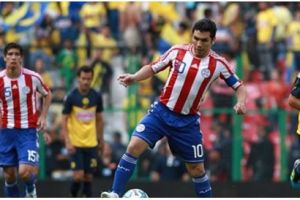 منتخب باراغواي يكرم نجمه كابانياس