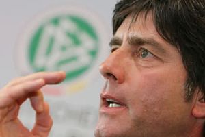 لوف يشيد بأداء المنتخب الألماني ويثني على جويتزه