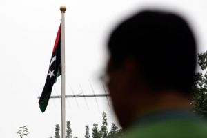 السفارة الليبية في الفلبين ترفع علم الثوار