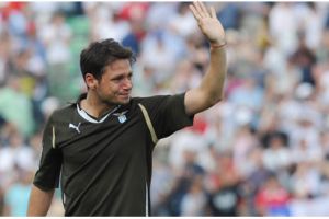 إنتر يستعير المهاجم زاراتي