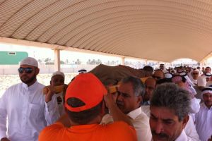 حشود غفيرة تشيع المناضل عبدالرحمن النعيمي لمثواه الأخير (شاهد الصور)