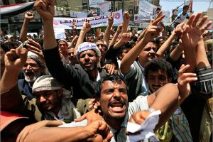 آلاف اليمنيين ينظمون مسيرات احتجاجية لتكثيف الضغط على صالح