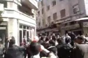 احتجاجات في سوريا تطالب بمساعدة أجنبية