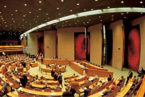 برلماني هولندي مسلم يطلق 'فتوى نهائية' لتحرير المسلمين من التطرف