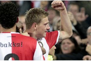 فينورد يعتلي صدارة الدوري الهولندي