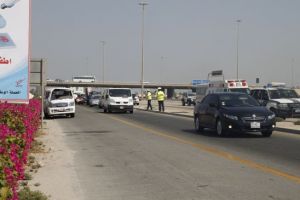 شاهد صوراً لحادث إصابة شخصين يوم أمس بشارع الشيخ عيسى بن سلمان ..تصوير : محمد الجدحفصي 