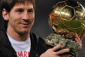 ميسي يفتتح التصويت على جوائز الاتحاد الدولي للاعبين المحترفين لعام 2011      