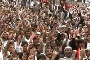 مقتل 40 شخصاً غداة مهاجمة القوات اليمنية مخيم الاحتجاج الرئيسي للمعارضة