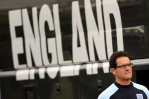 كابيللو يعترف بصحة قرار طرد روني في المباراة أمام مونتنجرو